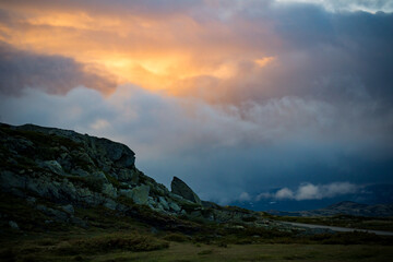 On a plateau in Norway, the sky is bathed in the most incredible colors at sunset.