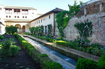 アルハンブラ宮殿　美しい庭と噴水