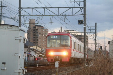 Obraz premium 青空と名鉄電車