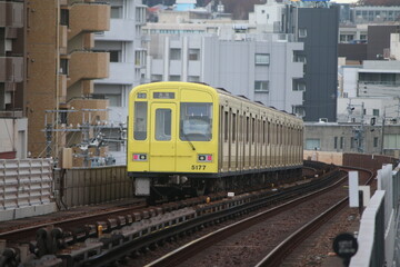 Fototapeta na wymiar 名古屋市内を走行する電車