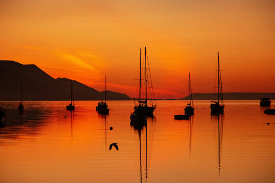 Sunset, Mountains, Landscapes, Clouds, sky, Reflection, sailboats, orange colors, nature, senderismo, hiking, trekking