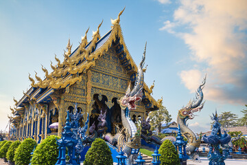 Wat Rong Suea Ten, the blue temple in chiang rai, thailand - obrazy, fototapety, plakaty