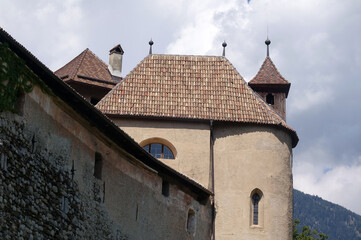 Fototapeta na wymiar Schloss Schenna