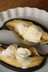 delicious baked bananas with ice cream