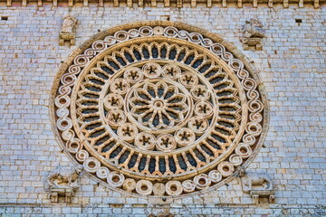 assisi, italien - rosette an der basilika san francesco