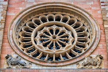 foligno, italien - fensterrose an cattedrale di san feliciano