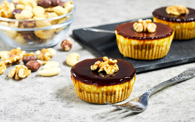 homemade delicious mini walnut caramel cheesecake
