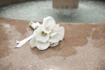 Close-up of the wedding bouquet with kalas