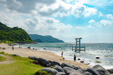 糸島　桜井二見ヶ浦の海岸の景色