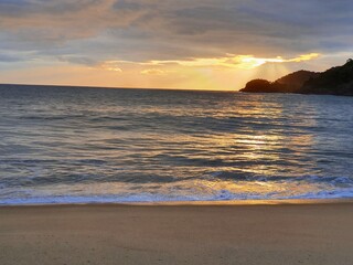 Praia Beach Sunset coconut