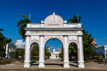 Obraz premium Triumphal Arch at Jose Marti Park, Cienfuegos, Cuba, Caribbean