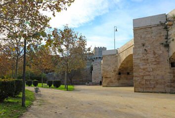 valencia puerta de entrada fortificada puente medieval   4M0A7578-as23
