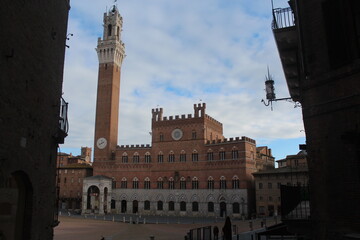 Obraz premium My visit to the city of Sienna.. My tour of Piazza del Campo, Torre del Mangia, Fonte Gaia, Siena Cathedral, Palazzo Salimbeni, the city view and its back streets. Sienna Italy