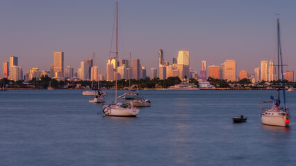 Fototapeta premium Miami skyline during golden hour