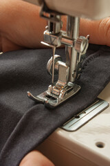 sewing machine - 572466336