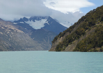 lake in the mountains in Calafate