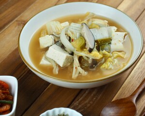 한국의 전통음식 된장찌개