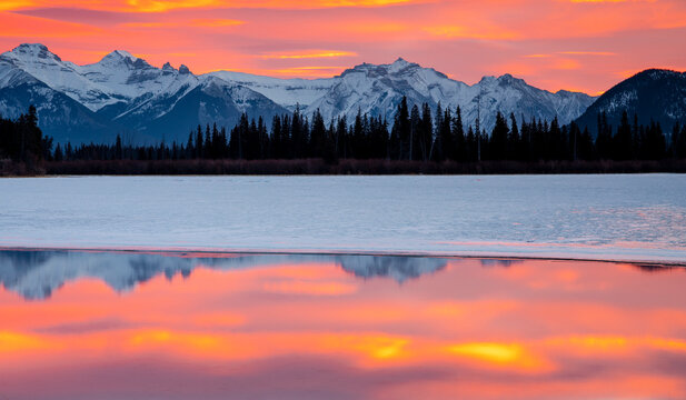 Mt&Acirc;&nbsp;Rundle&Acirc;&nbsp;and Vermilion Lake in winter at sunset, Banff National Park, Alberta, Canada