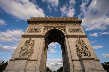 Fototapeta na wymiar The arc DE triomphe in Paris, France