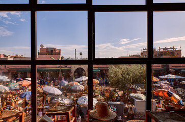 Marrakesch, bekannt auch für seine Märkte und das bunte orientalische Treiben.