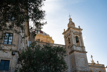Fototapeta na wymiar clocher maltais