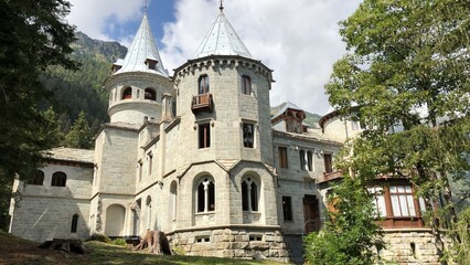 Fototapeta premium montagna, paesaggio, croci, cielo, neve, natura, inverno, tramonto, alba, nube, veduta, viaggiare, cime, sole, alpi, panorama, luce, vallata, nebbia, escursioni, fiori, castelli, chiese, animali