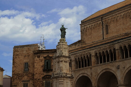 Italia, Puglia, Bitonto, piazza della cattedrale
