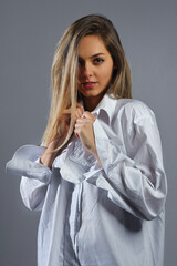 Portrait of a beautiful young woman in the studio