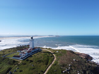 Fototapeta na wymiar imagem aérea do belo farol de Santa Marta em Santa Catarina.