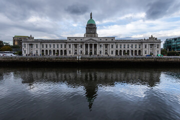 Fototapeta premium Custom House Quay