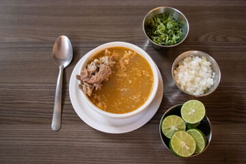 Consomé de barbacoa con carne 