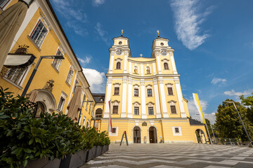 Obraz premium The Historic St. Michael's Church. Iconic Wedding Site from The Sound of Music in Mondsee, Upper Austria