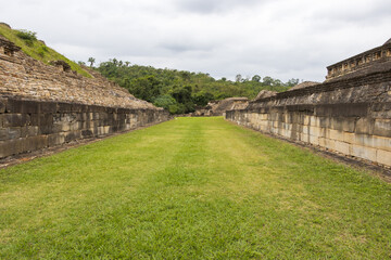 Fototapeta na wymiar Zona arqueológica El Tajín, en Papantla, Veracruz, México.