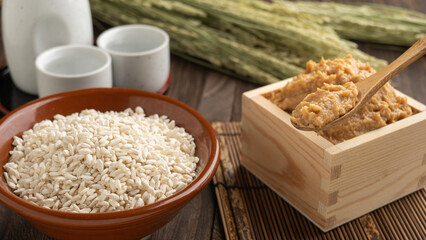 日本の食文化｜酒粕と米麹と日本酒と稲穂