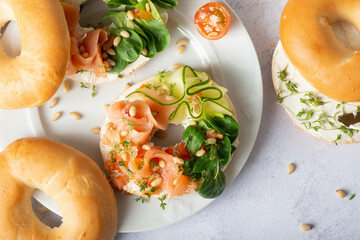 bagels with salmon and cucumber