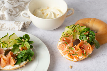 bagels with salmon and cucumber