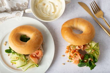 bagels with salmon and cucumber