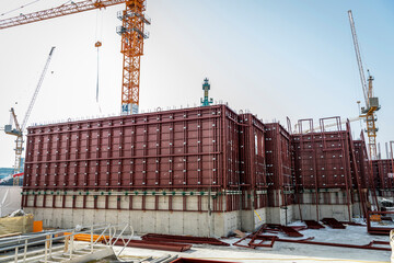 공사중인 건축현장, 크레인타워