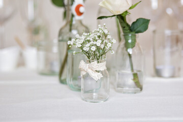 Obraz na płótnie Canvas white flower wedding deocation