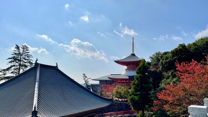Naklejka premium 兵庫県宝塚市にある子宝で知られる中山寺 