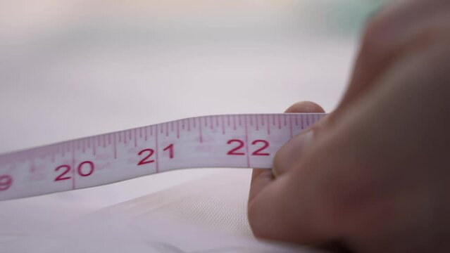 Take measurements with a centimeter tape