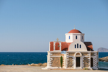 Eglise orthodoxe avec vue sur mer