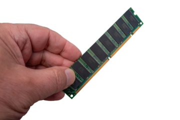 barrette mémoire à la main sur fond transparent