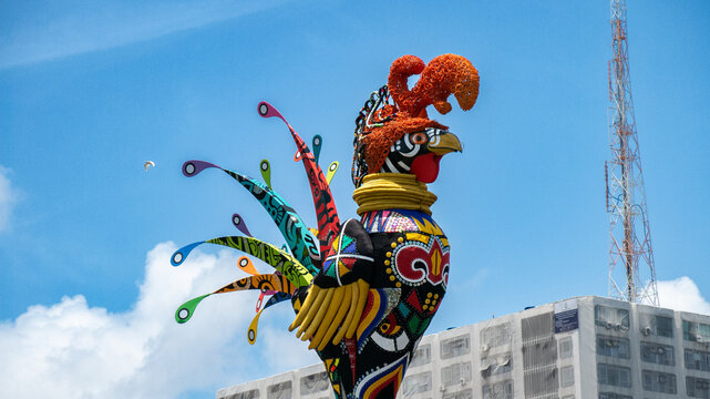 RECIFE, PERNAMBUCO, BRASIL - Fevereiro 2023: Brazilian Carnival.Giant rooster symbol of Carnival parties in Recife, northeastern Brazil.