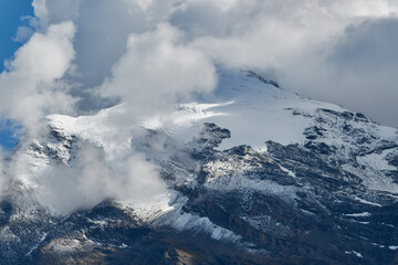 Fototapeta na wymiar Pointe et glacier de Charbonnel (Haute Maurienne, Alpes Grées)