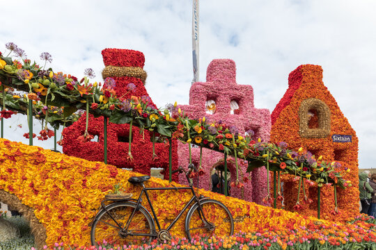 NOORDWIJK, NETHERLANDS - 22 APRIL 2017: Platform with  tulips and hyacinths follows the route of the traditional flowers parade Bloemencorso from Noordwijk to Haarlem in the Netherlands.