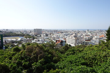 Fototapeta na wymiar 浦添大公園展望台から眺めた浦添市内の町並み