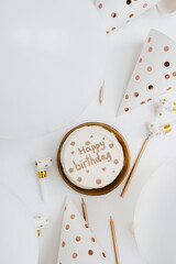 Obraz na płótnie Canvas Birthday cake with sign 