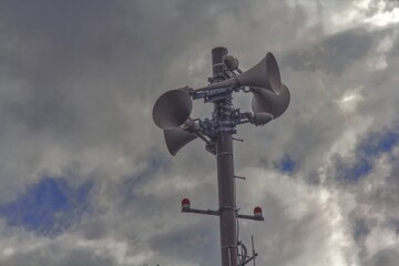 嵐の中の防災放送