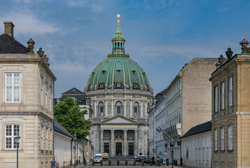 Weltberühmte Frederikskirche oder Marmorkirche gegenüber des Schlosses Amalienborg ist eines der...